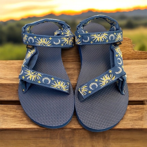 New in the box Teva original universal strap sun moon samib sandals size varies - Picture 8 of 8